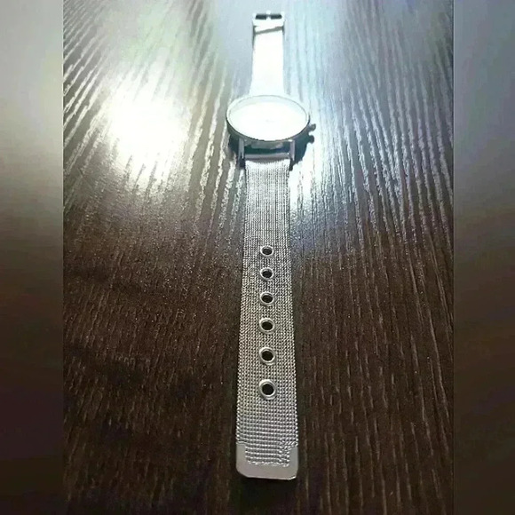 Simple gradient watch - Picture 3 of 6